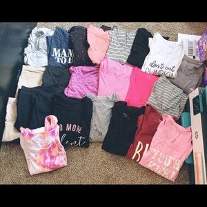 HUGE Maternity Clothing Bundle T Shirts Leggings